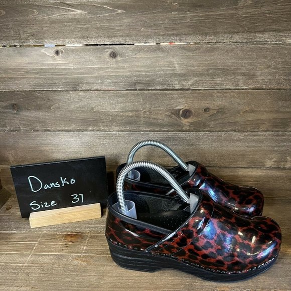 dansko shoes leopard print
